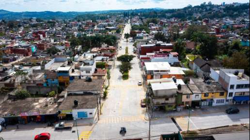 Entrega Alberto Islas obra pública histórica en Casa Blanca