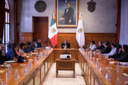 Rocío Nahle establece supervisión directa con directores para acelerar obras escolares   