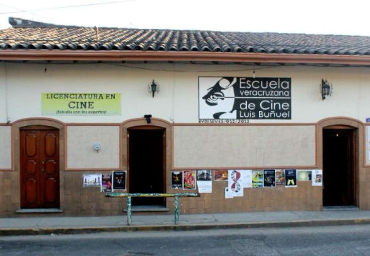 Estudiantes y docentes de la Escuela Veracruzana de Cine Luis Buñuel invitan a la 2ª Expoferia Vanguardia 2025