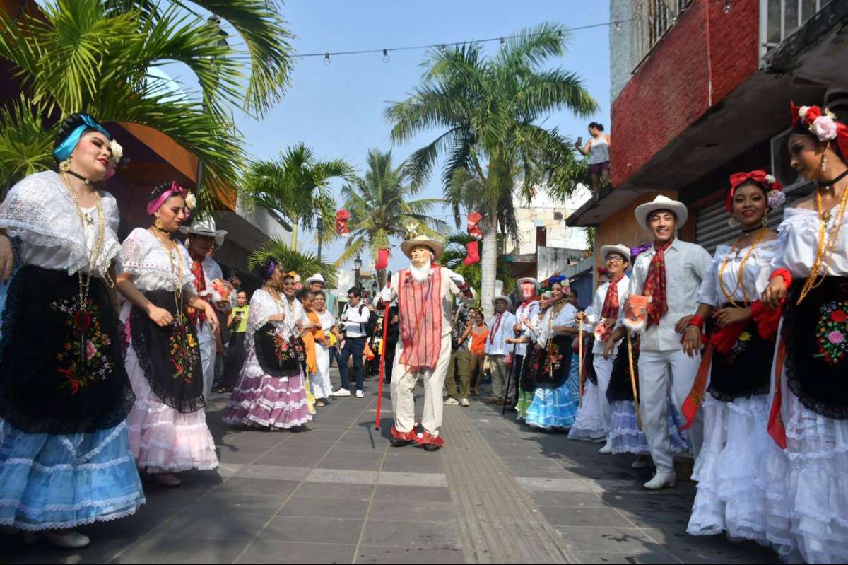 Invita SECVER a vivir la magia de la Navidad en Xalapa y despedir el año en Veracruz