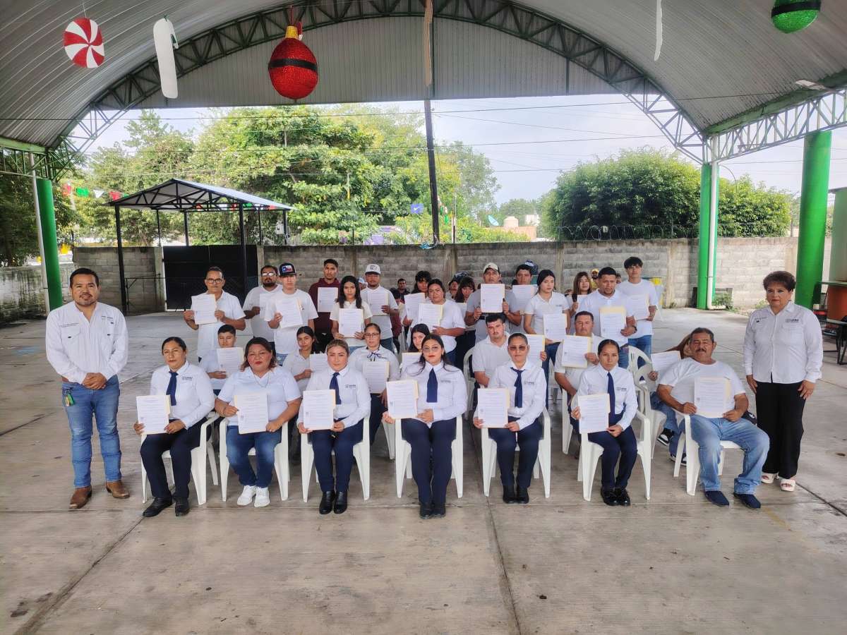 Bachillerato UPAV 056G Pánuco Entrega a la Sociedad una Nueva Generación de Estudiantes Egresados de Este Plantel Educativo