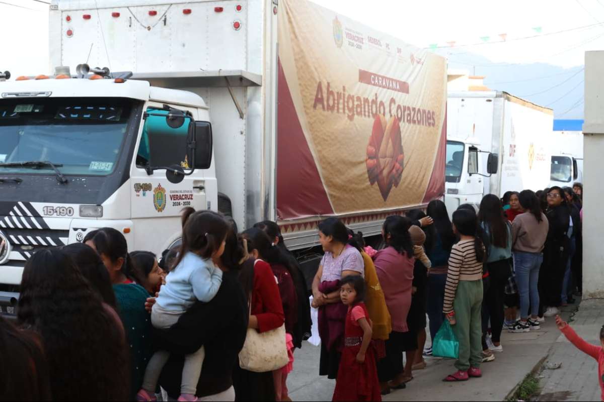 Comunidades de Coscomatepec y Jalacingo reciben más de 7 mil 600 apoyos invernales   