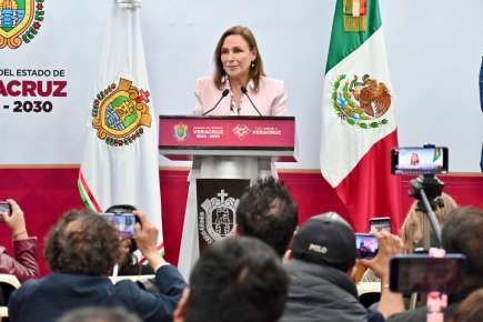 Trabajadores de Servicios de Salud de Veracruz podrán elegir entre vales de Chedraui o mecanismo de retiro de efectivo en BBVA   