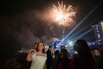 Rocío Nahle recibe el 2026 con una gran celebración cultural y familiar en el puerto de Veracruz   