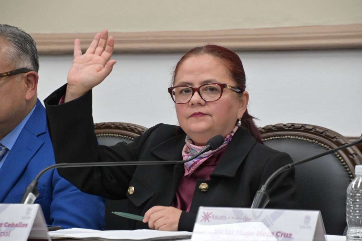 Designa Cabildo de Xalapa a tesorero, contralor y secretario, entre otros cargos de la estructura municipal