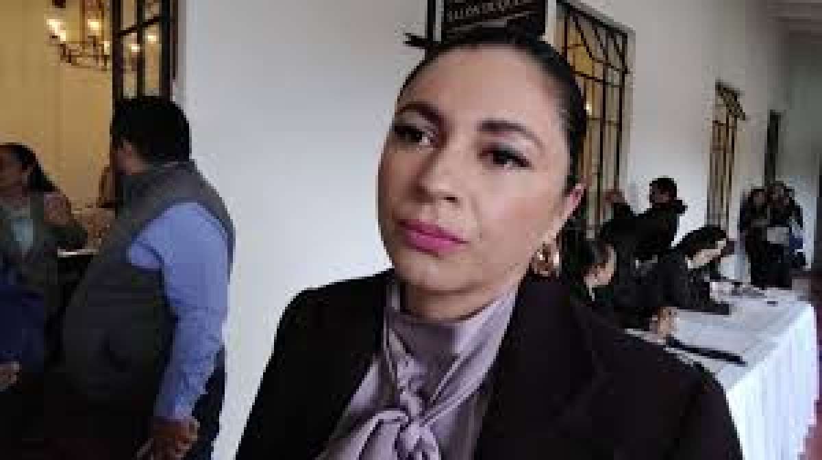 Acusa alcaldesa de Ixhuatlán del Café que heredó una administración con obras inconclusas y cuentas por pagar