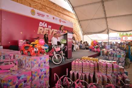 Las niñas y los niños deben ser felices: Rocío Nahle celebra Día de Reyes en Álamo   