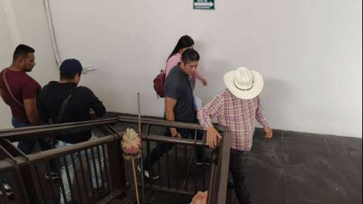 Huye “Chevis” de cuestionamientos sobre presunta protección a exalcalde