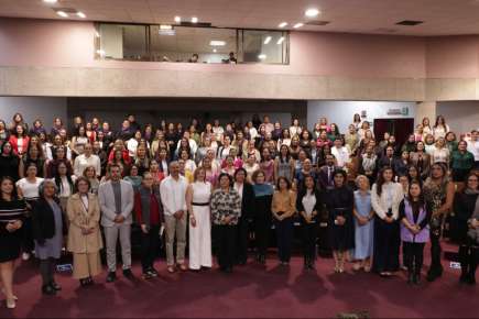 Con foro conmemorativo, IVM celebra 19 años de trabajo por los derechos de las mujeres   