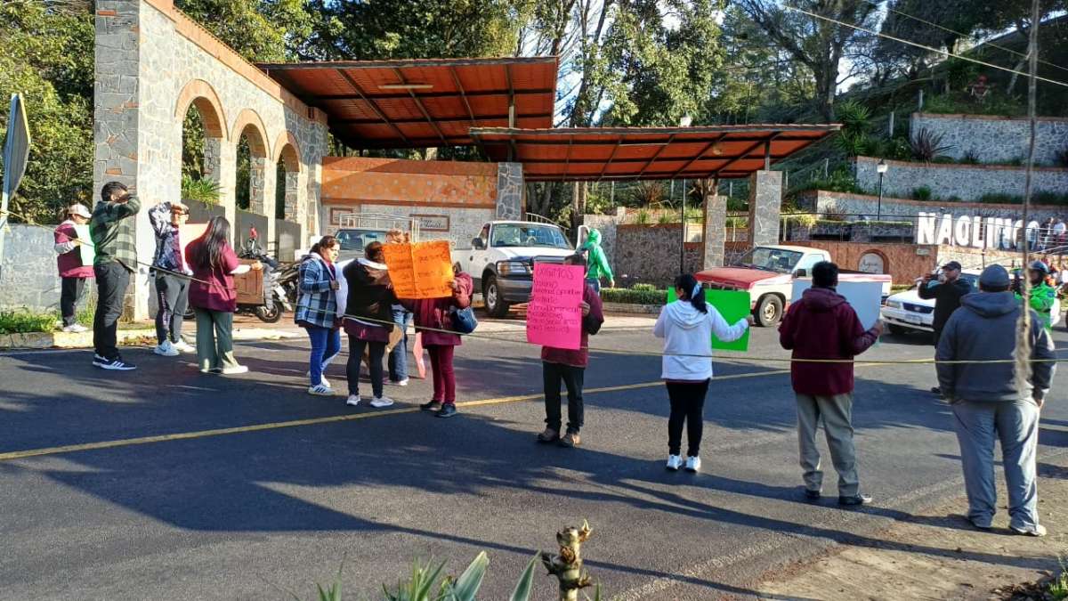 Trabajadores de LEIH bloquean carretera Xalapa-Naolinco-Misantla, exigen a la empresa pago de salarios