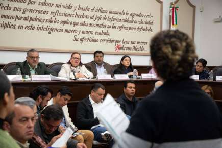 Cabildo de Xalapa trabaja ininterrumpidamente resolviendo y canalizando gestiones en el Día del Pueblo.