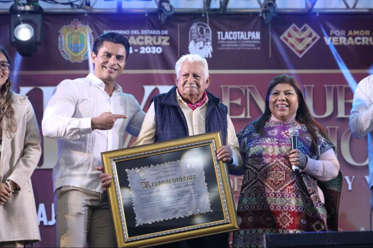 Tlacotalpan reconoce y celebra a Don Fallo, pilar del son jarocho.   