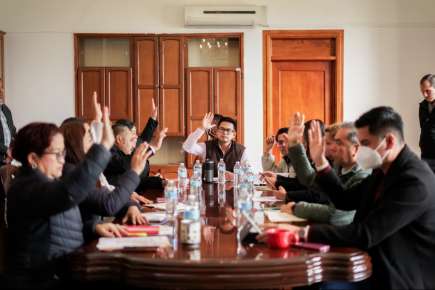 Aprueban Dictamen de Entrega–Recepción   