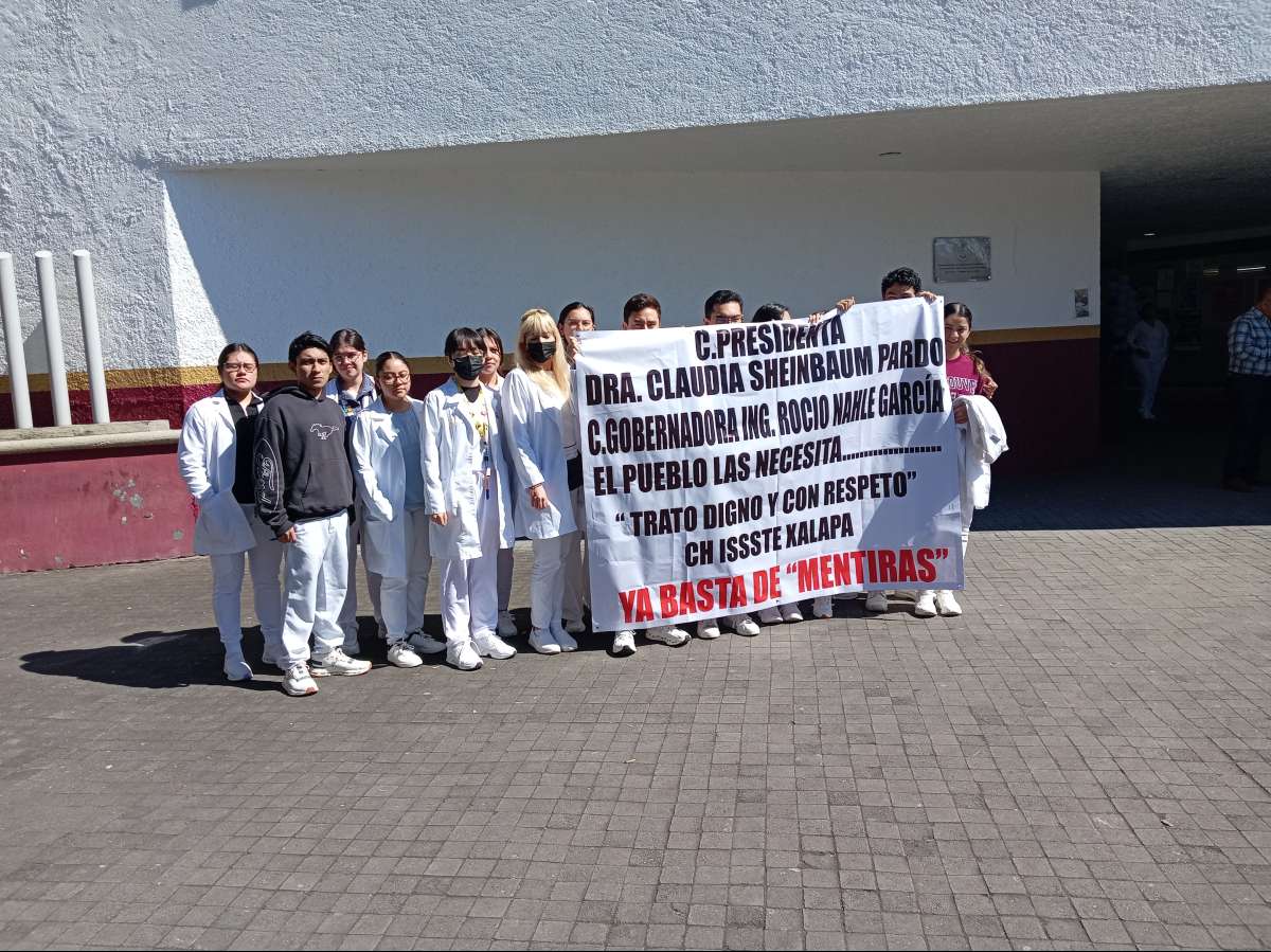 Médicos internos de la Clínica Hospital del ISSSTE de Xalapa denuncian abusos y agresiones de su director Samuel Ferrer