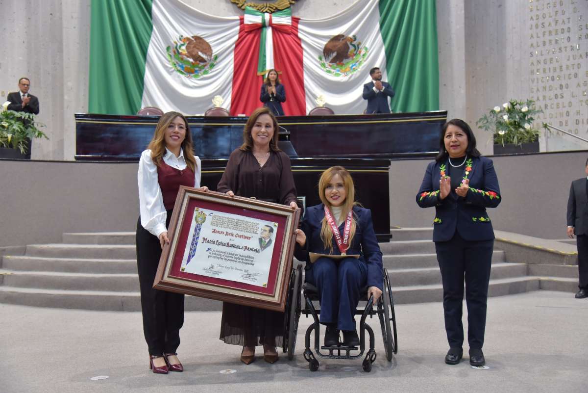 Entrega Congreso a María Luisa Bandala la medalla Adolfo Ruiz Cortines 2025   