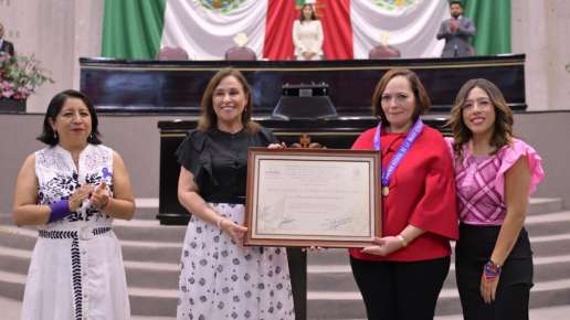 Entregan Premio Estatal a la Mujer Veracruzana a la doctora Ana María Autrán   