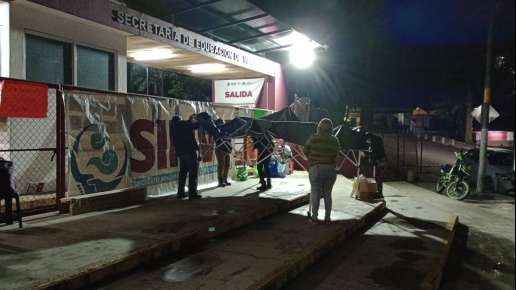 Tomas oficinas centrales de la SEV trabajadores del Programa Vasconcelos para exigir solución a conflicto laboral que enfrentan