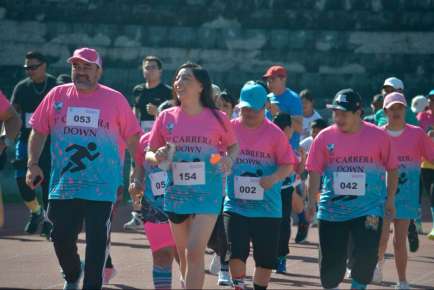 Realizan con éxito la 3ª Carrera Down en beneficio del CAM 68 en Xalapa   