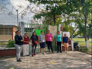 Otra escuela de Amatlán de los Reyes es tomada por padres de familia, ahora fue la Telesecundaria Josefa Murillo