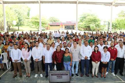 Entrega SEV más de 430 constancias y certificados de educación básica en San Andrés Tuxtla   