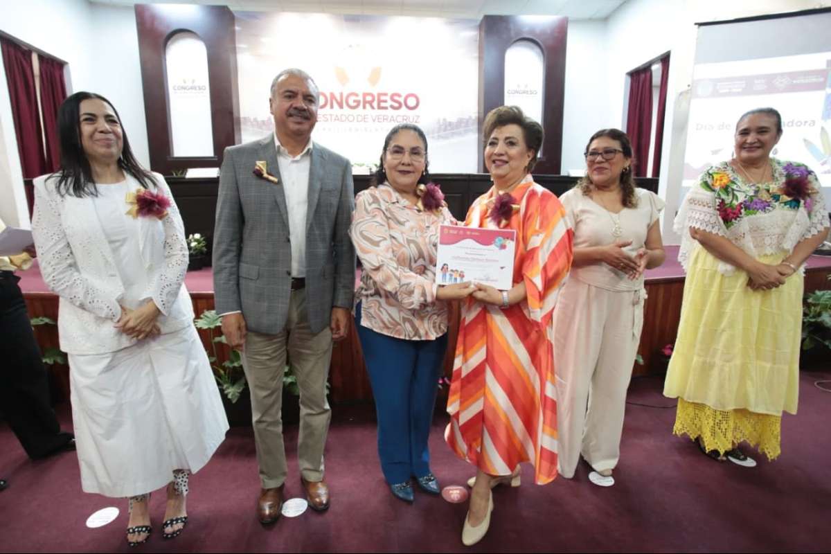 SEV reconoce a educadoras por su labor en la primera infancia   