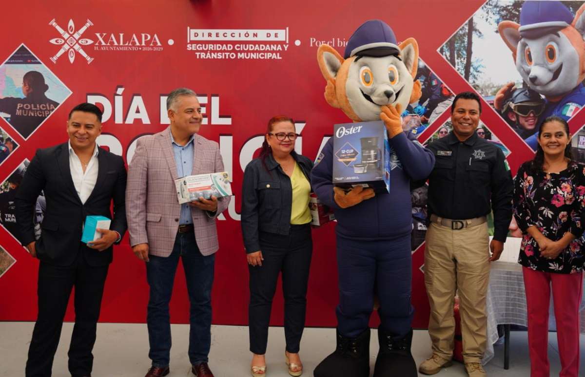 Ayuntamiento de Xalapa celebra a sus policías