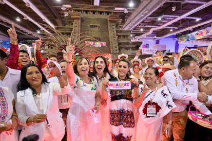 Rocío Nahle pone a Veracruz de moda en el Tianguis Turístico