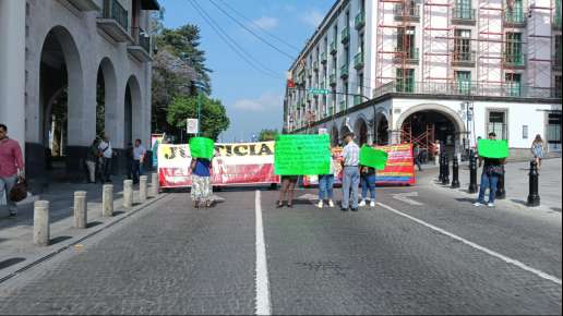 De nuevo se manifiestan ex elementos de la Policía Intermunicipal Poza Rica-Tihuatlán-Coatzintla, bloquean la Avenida Enríquez