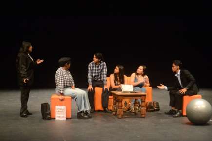 Convoca SEV a estudiantes de bachillerato al Certamen de Teatro 2026   