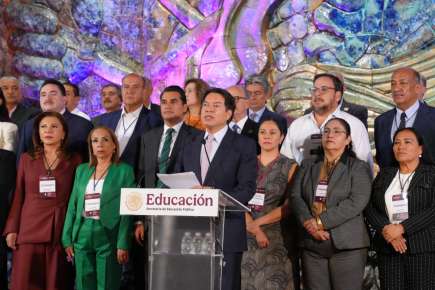 Acuerdan SEP y autoridades educativas estatales mantener el calendario escolar 2025-2026 vigente