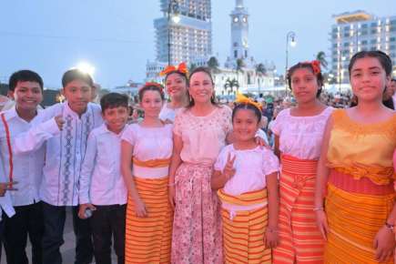 Rocío Nahle celebra otra noche de alegría, ritmo y danzas en Yolpaki 2026