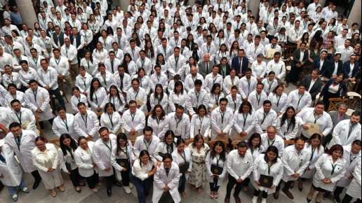 Se incorporan 516 especialistas al IMSS en Veracruz para reforzar la atención médica