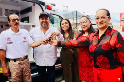 ¡Compromiso cumplido! Entrega Gobierno Municipal ambulancia de traslado para las y los mendocinos