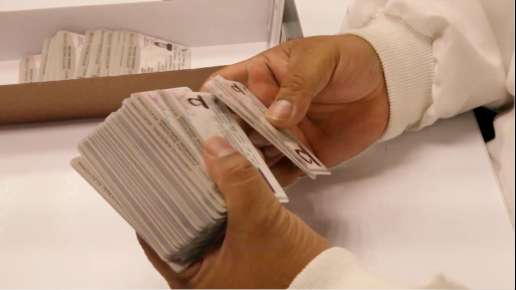 Inicia INE producción del nuevo modelo de la Credencial para Votar