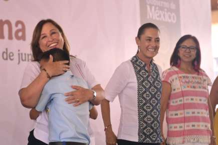 Que ningún niño ni niña se quede sin ir a la escuela: Rocío Nahle respalda entrega de becas Rita Cetina