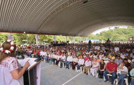 Compra Gobierno de Veracruz más de 70 hectáreas para proteger a 50 familias de Chalma   