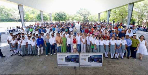 Atiende Gobierno de Veracruz rezago histórico de 232 planteles escolares   