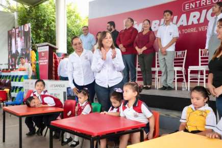 Ninguna escuela quedará fuera del programa de mobiliario: Rocío Nahle García   