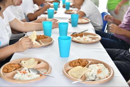 Acceden estudiantes del CAM No. 14 a una alimentación nutritiva y diaria   