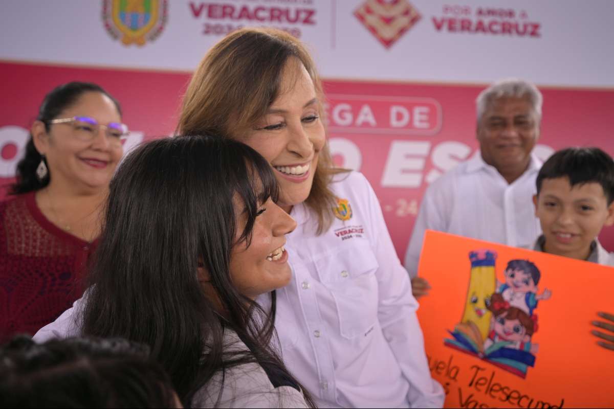 Signará Estado convenio con CFE para instalar transformadores y acceder a energía para climas y ventiladores en escuelas  Javier Laertes