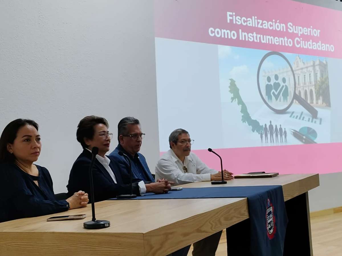 Rocío Nahle debe acabar con “pensiones doradas” que paga el IPE a exservidores públicos, entre ellos el papá de Cuitláhuac
