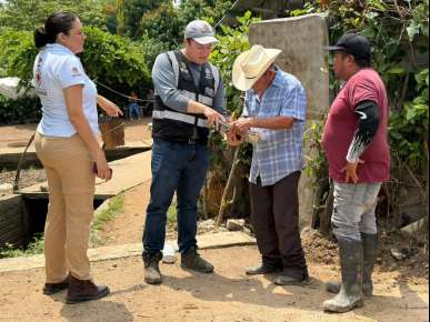 Distribuye Protección Civil ayuda humanitaria y atención médica a familias afectadas en Isla   