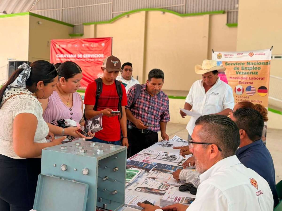 Llegan más de 563 vacantes a El Higo y San Juan Evangelista con la Caravana de Servicios   