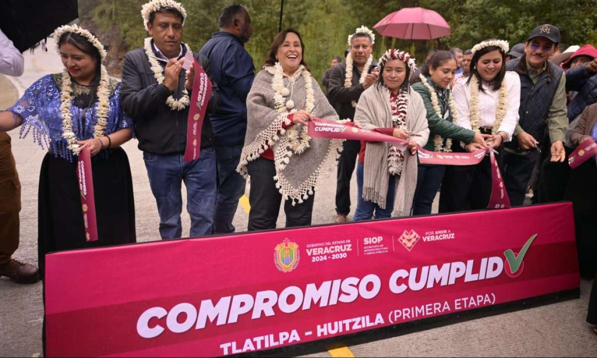 Regresa Rocío Nahle a cumplirle a Soledad Atzompa; entrega tres tramos carreteros   