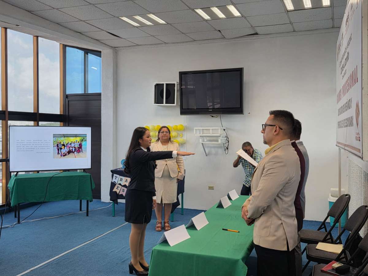 Egresan titulados 59 docentes de la Escuela Normal Particular Carlos A. Carrillo de la generación 2022-2026