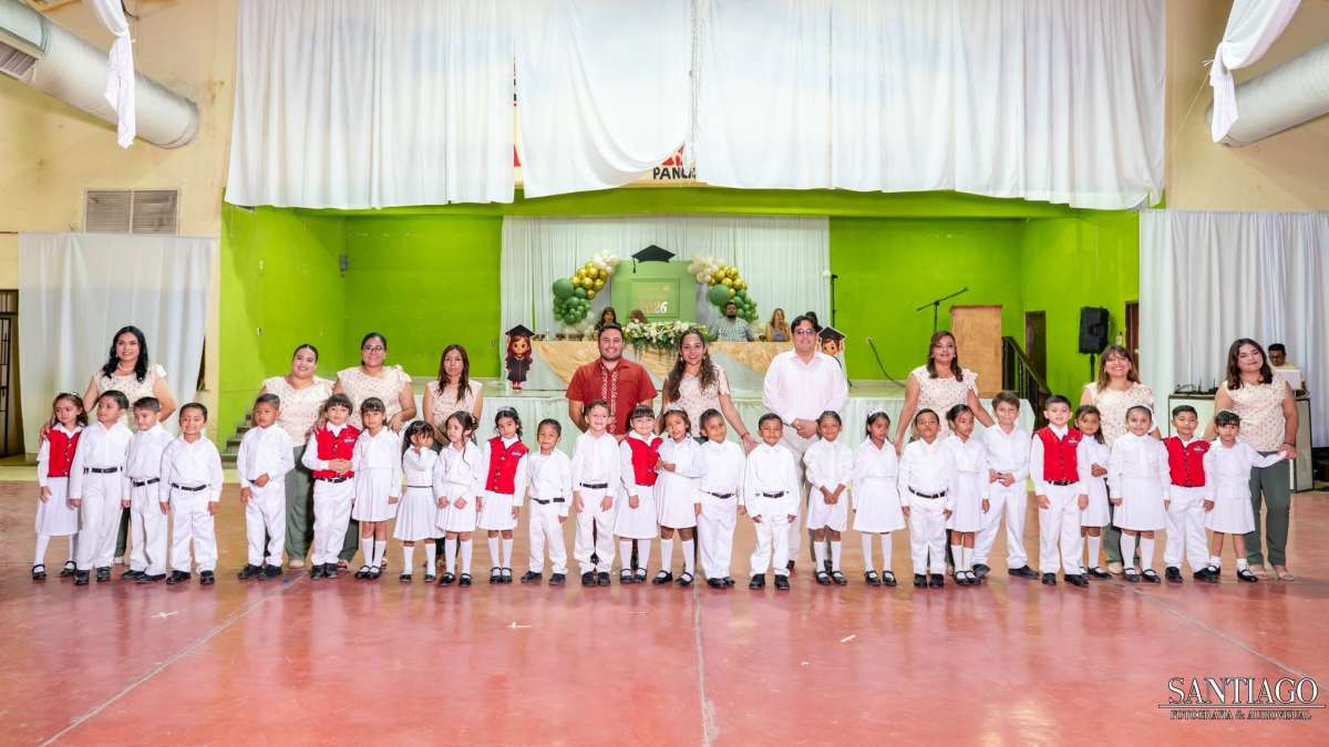 Se Graduaron los niños del Kínder Juana Inés de la Cruz  