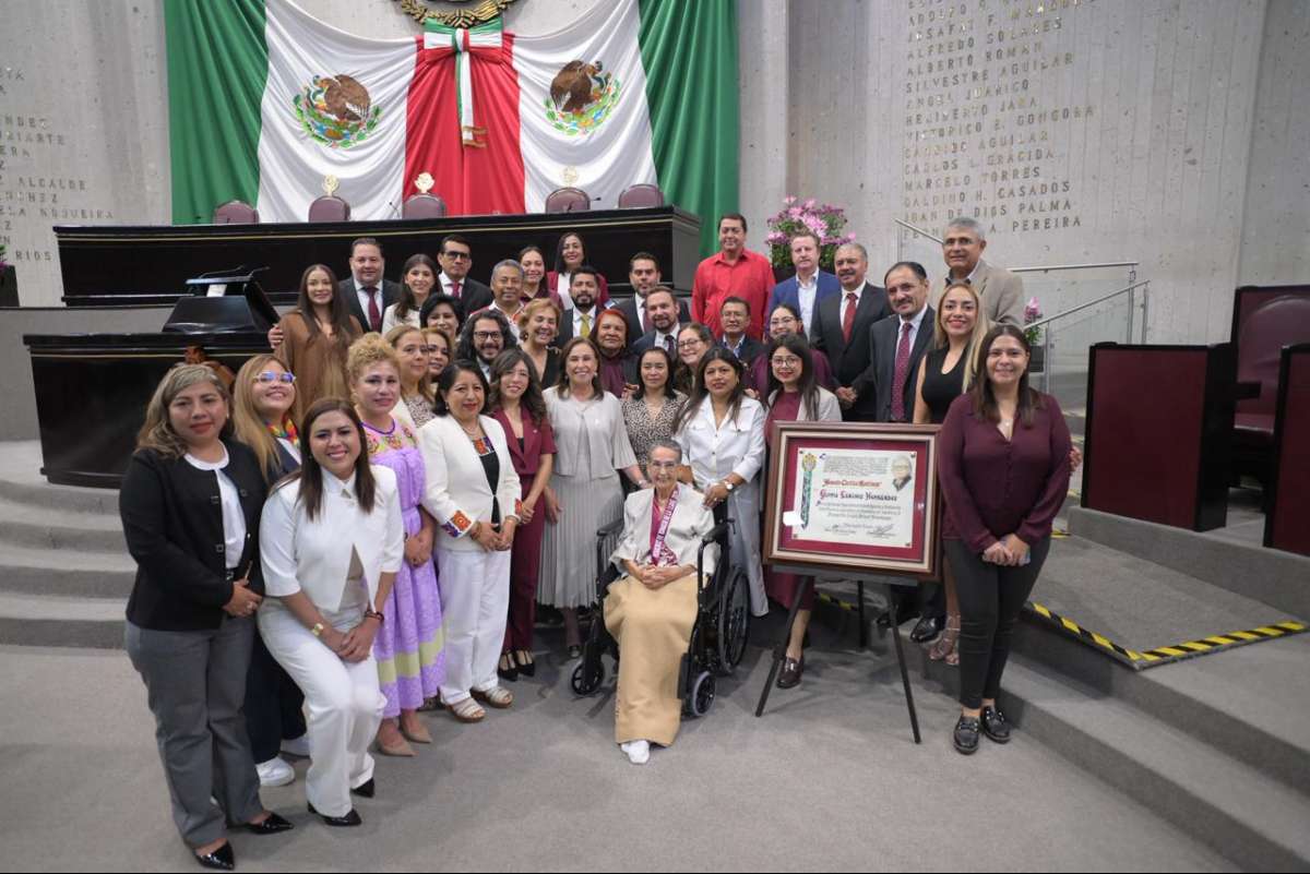 Condecora Congreso del Estado a Gloria Sánchez con la Medalla “Heberto Castillo”