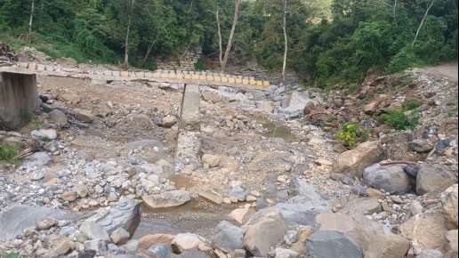 Por lluvias que se avecinan, en riesgo familias de Ilamatlán; federación no autorizó construcción de puentes en la parte alta del municipio  