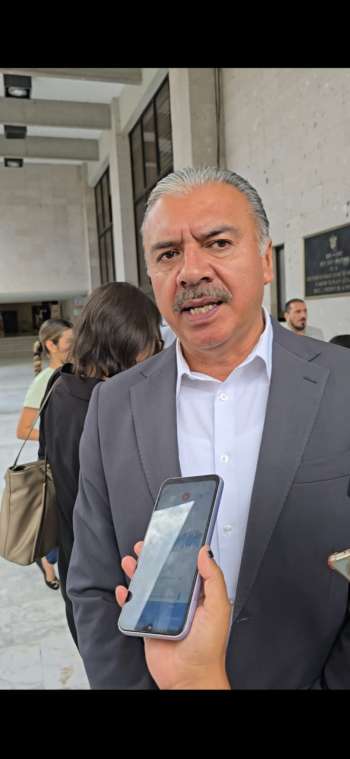 Necesario que la SEV emita lineamientos sobre la restricción de celulares y otros dispositivos en las aulas escolares