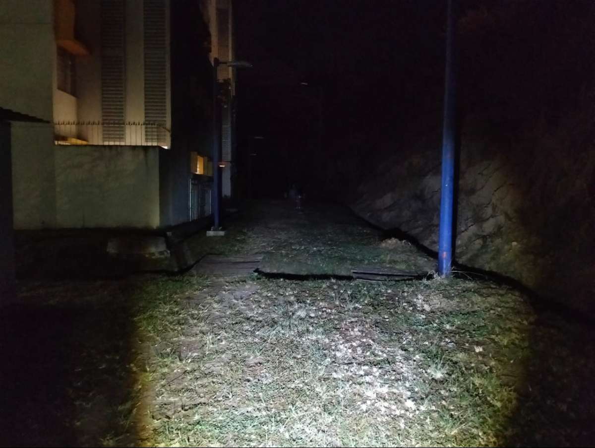 Vecinos del Fraccionamiento Valle Real a obscuras, desde hace casi un mes no funciona el servicio de alumbrado público